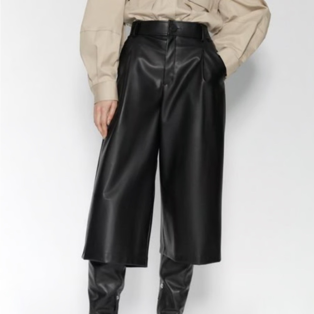 Zara black faux leather cropped culotte wide leg pants